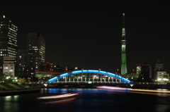 東京スカイツリーと永代橋