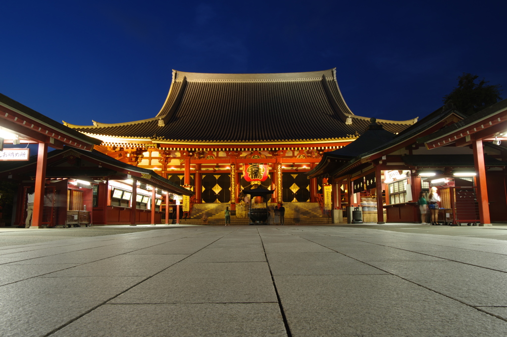 浅草寺境内