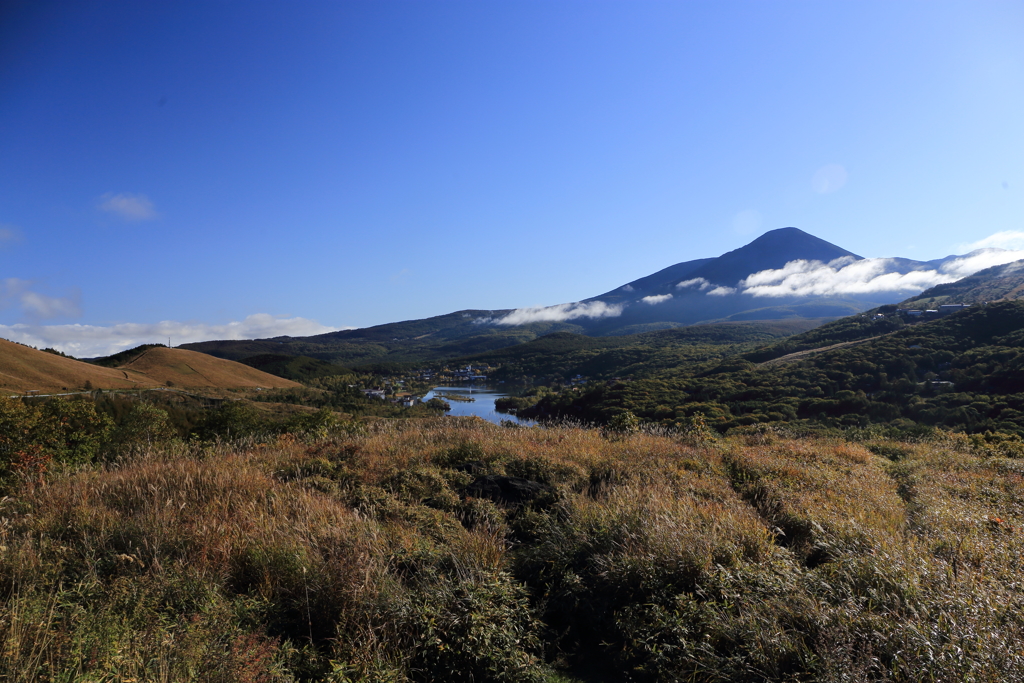 晩秋の蓼科山