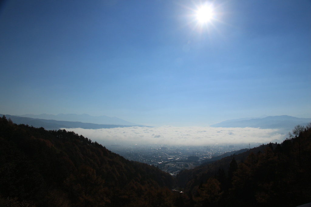 雲海の諏訪湖