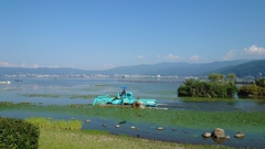 諏訪湖を耕す