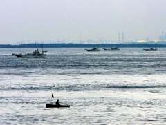 独り釣り糸を垂れる