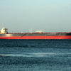 観音崎を出航する”Maersk HAKATA"　32万トンタンカー