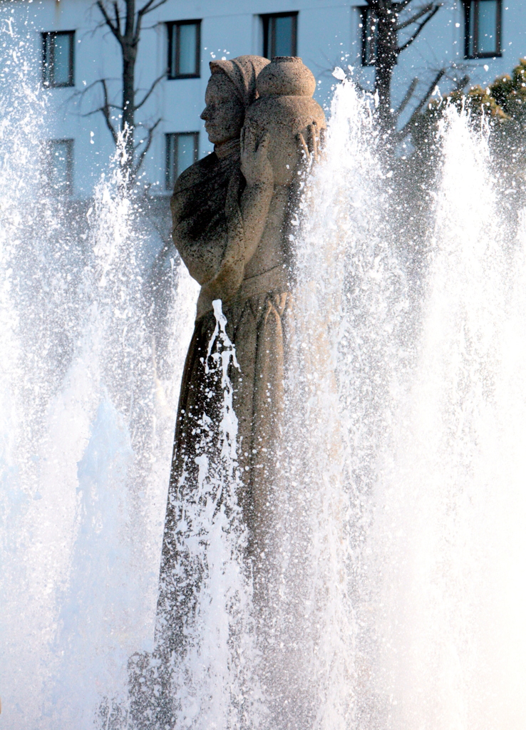 遠い、遠い、異国の空を望む