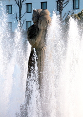 遠い、遠い、異国の空を望む