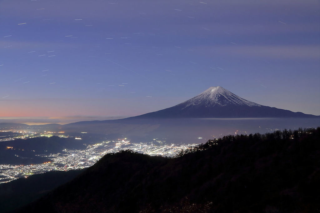 三つ峠山からの夜明け