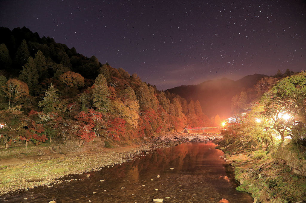 香嵐渓にて（待月橋）...
