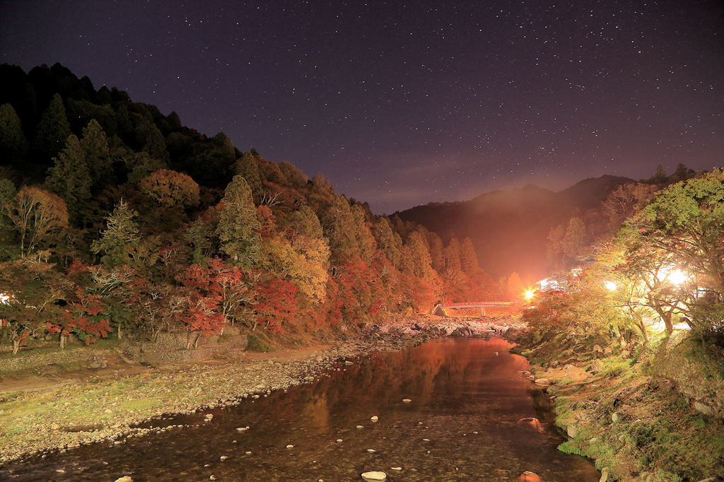 香嵐渓にて（待月橋）...