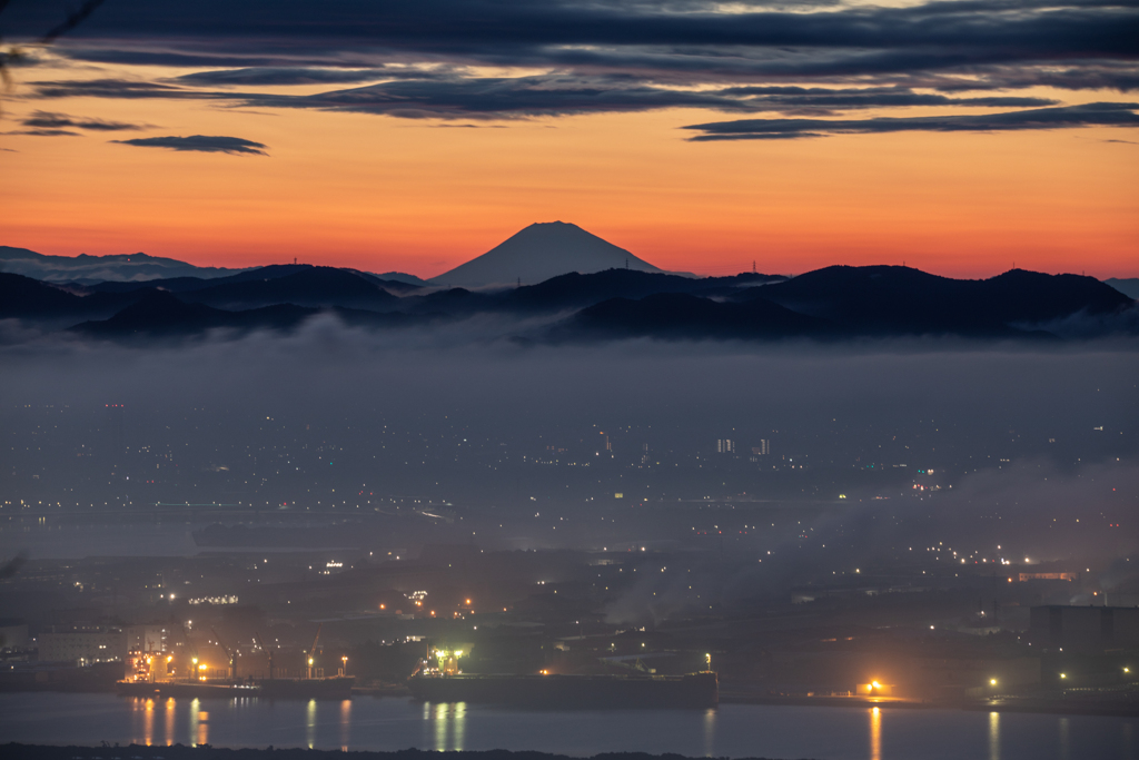 朝霧の彼方に...