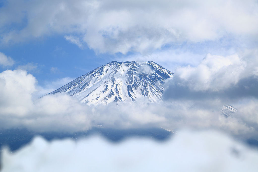 雲と雪の狭間から...