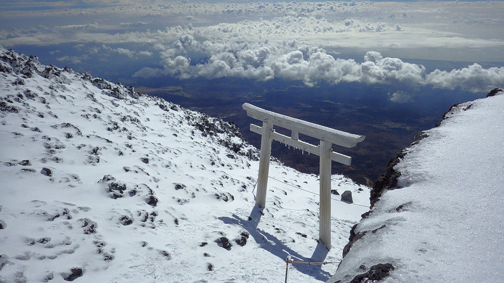 富士宮口山頂にて...