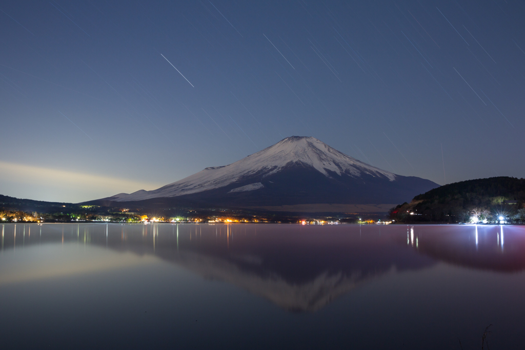 真夜中の逆さ富士