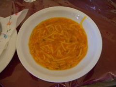 イラン 食事 ヌードルのスープ