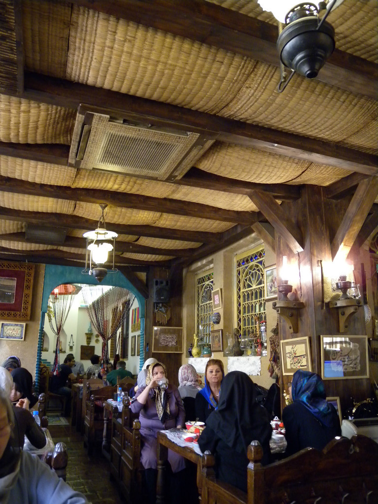 イラン 食事 レストラン