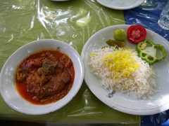 イラン 食事 茄子の煮込みとサフランライス