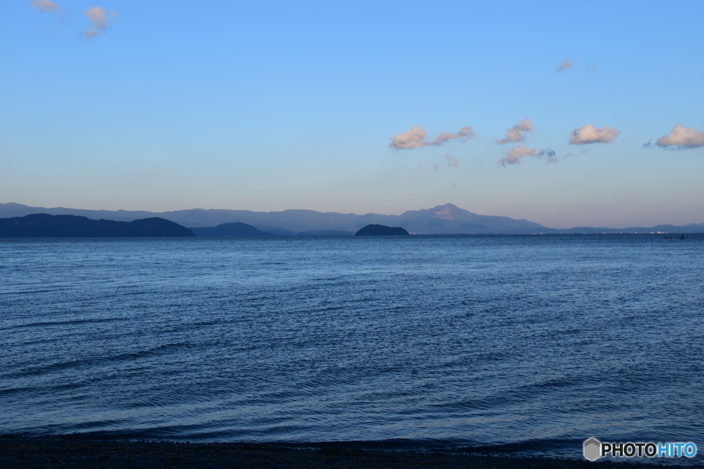 高島市散歩　日没の琵琶湖