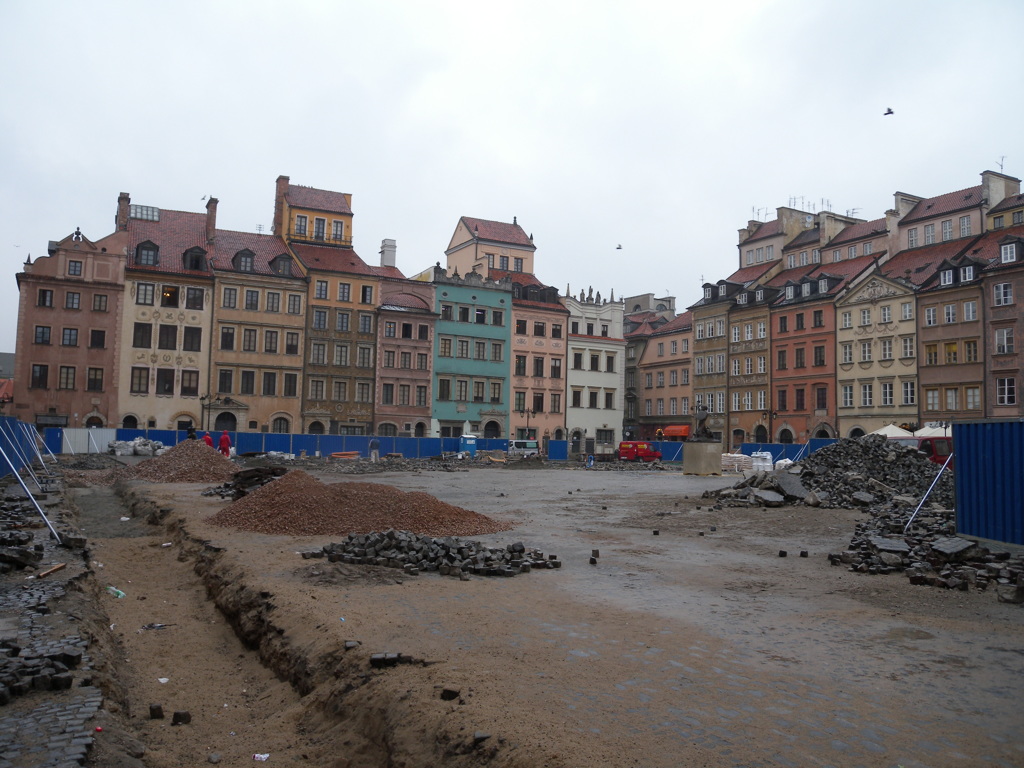 ポーランド　ワルシャワ　旧市街広場
