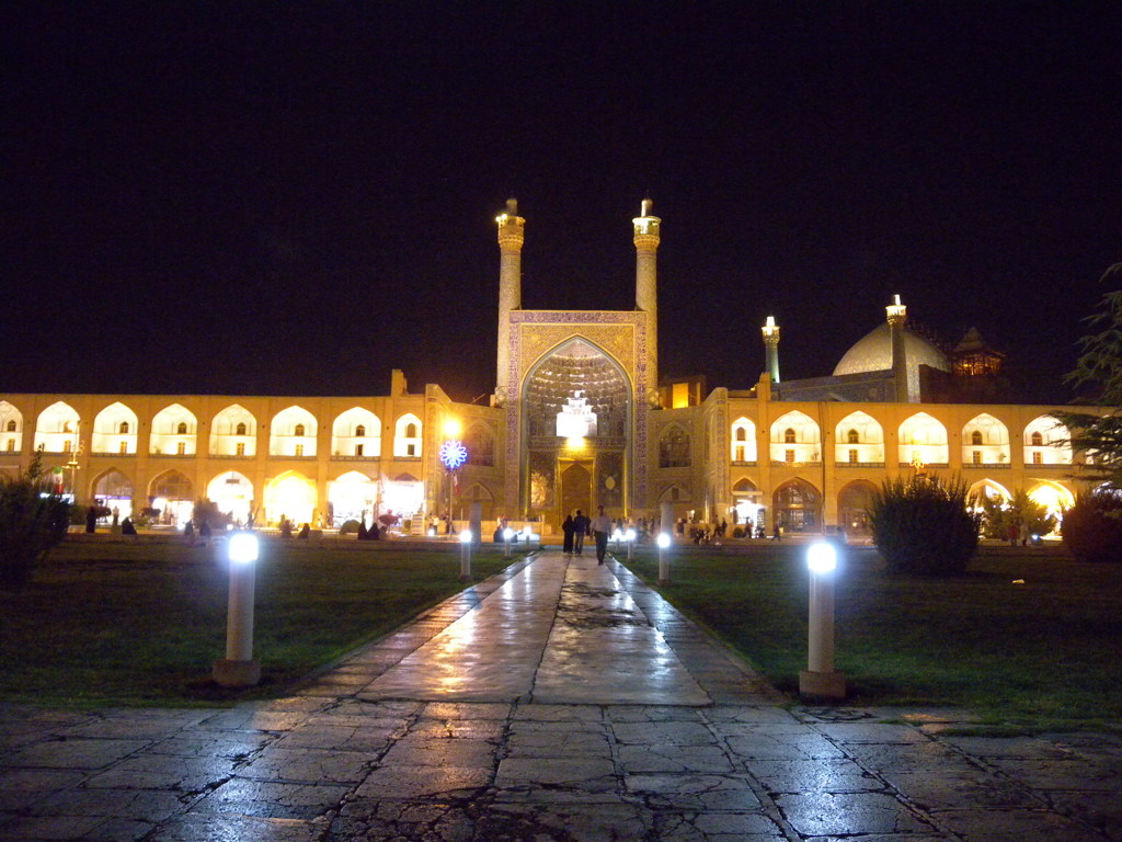 イラン　エスファハン　夜景イマームモスク