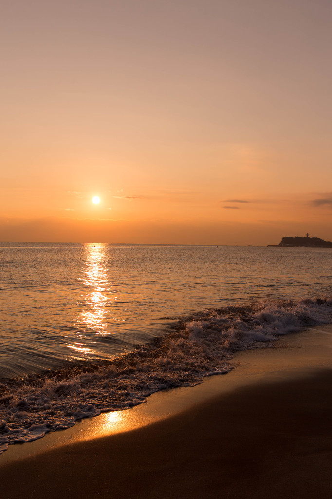 夕日と江ノ島