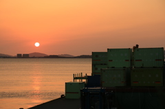 湾岸の夕日。