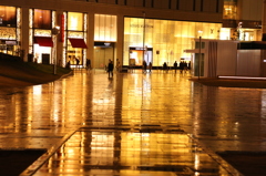 雨上がりの街。
