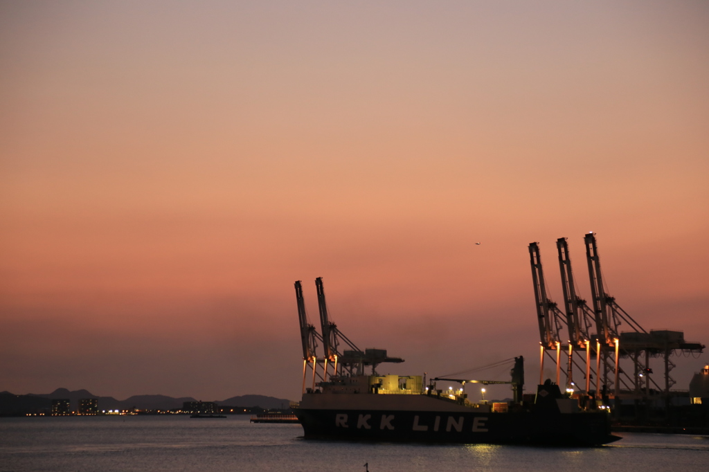 RKK LINEは夜に動き出す。