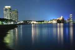 夜の湾岸。35mm