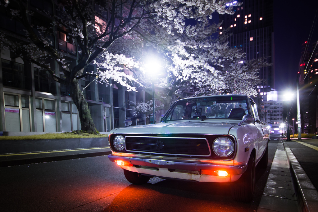 桜と車とビル2 By 24pom Id 写真共有サイト Photohito