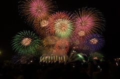 夜空に咲く
