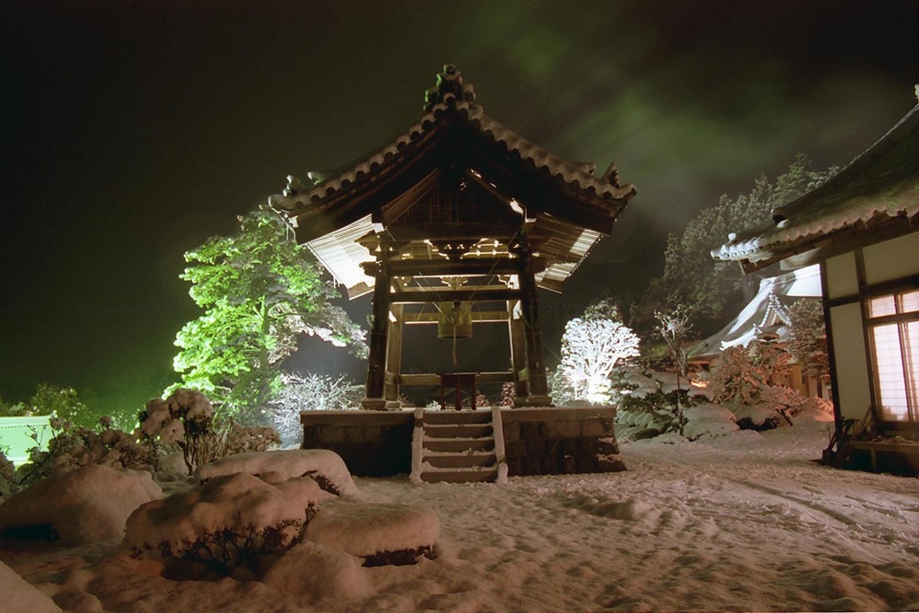 雪の大晦日・鐘楼