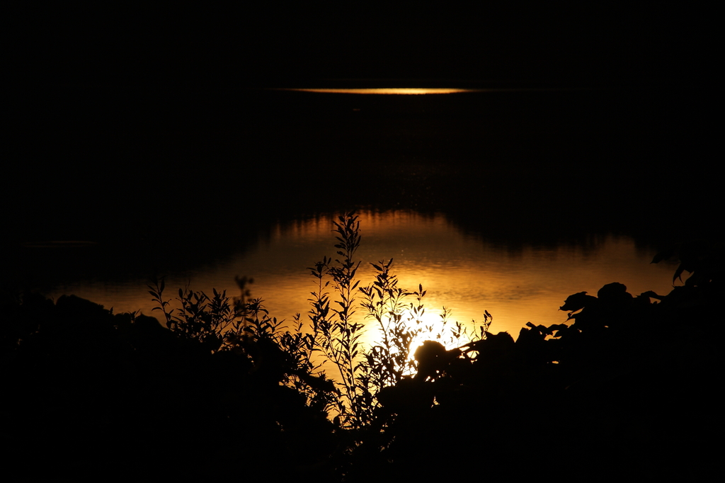 湖の夕日