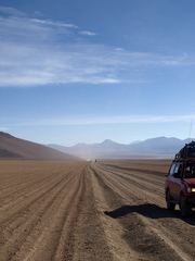 砂漠の一本道
