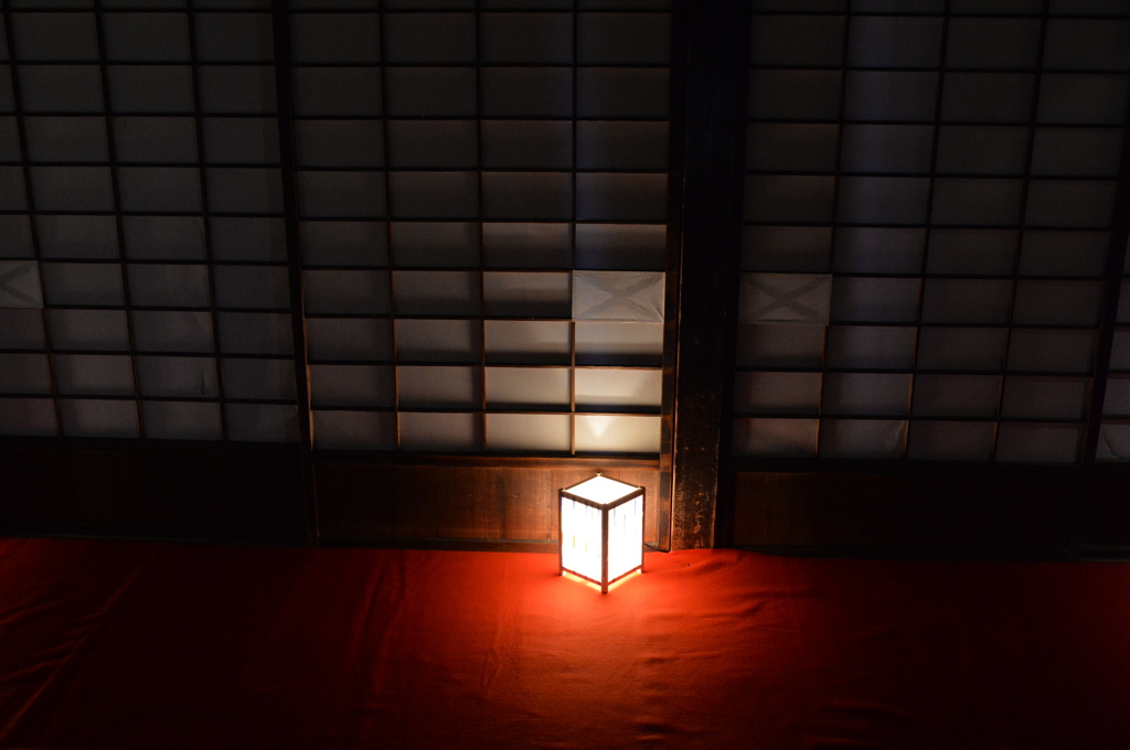 静かなささやき