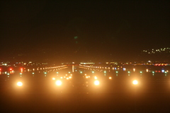 空港の夜