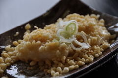 うどんの御汁と天かすのお餅＝うまい！