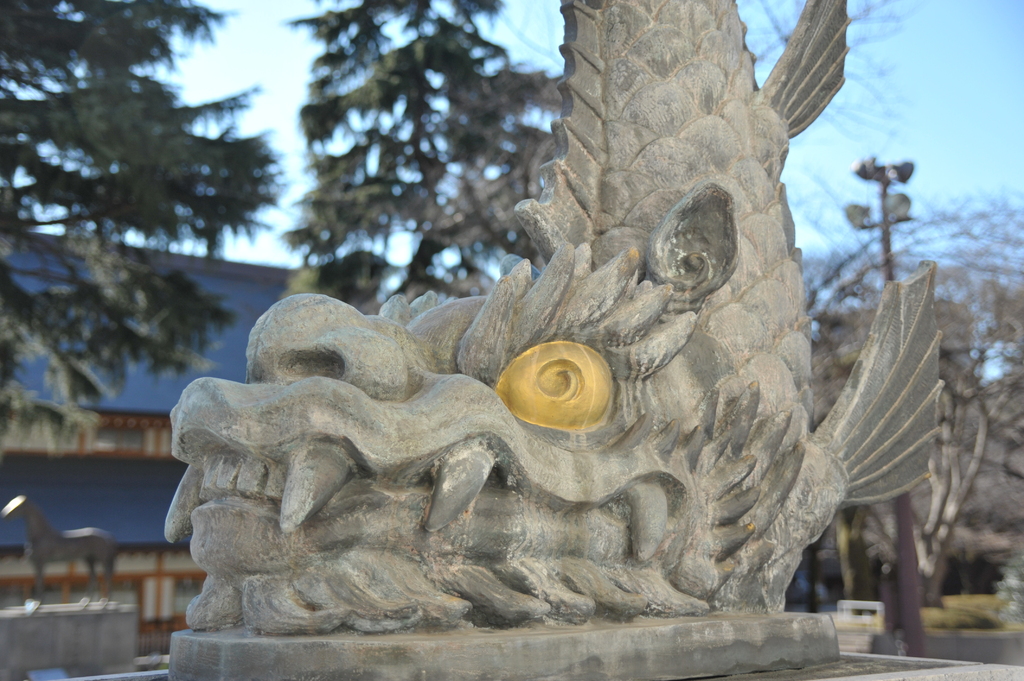 しゃちほこった顔