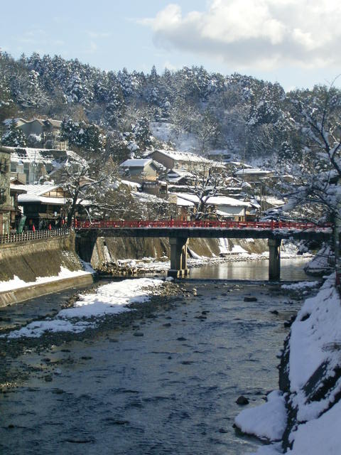 飛騨高山の赤い橋