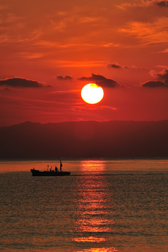 夕陽と漁船　#1