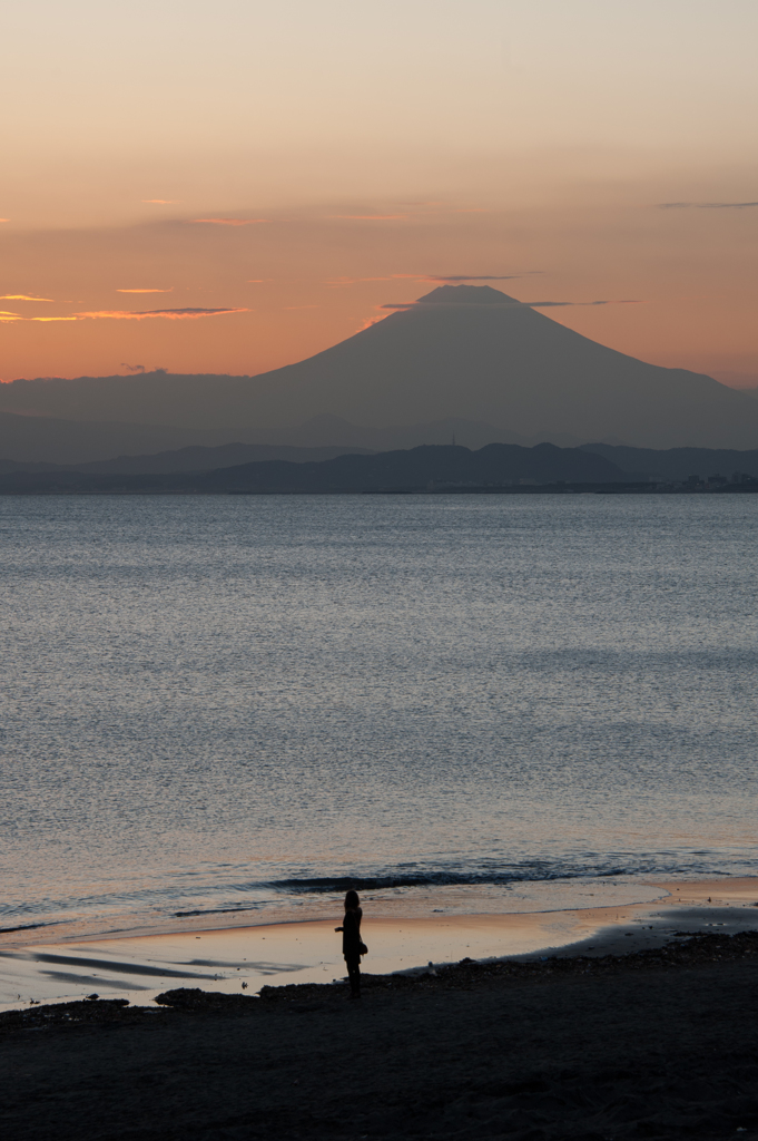 夕凪の浜辺