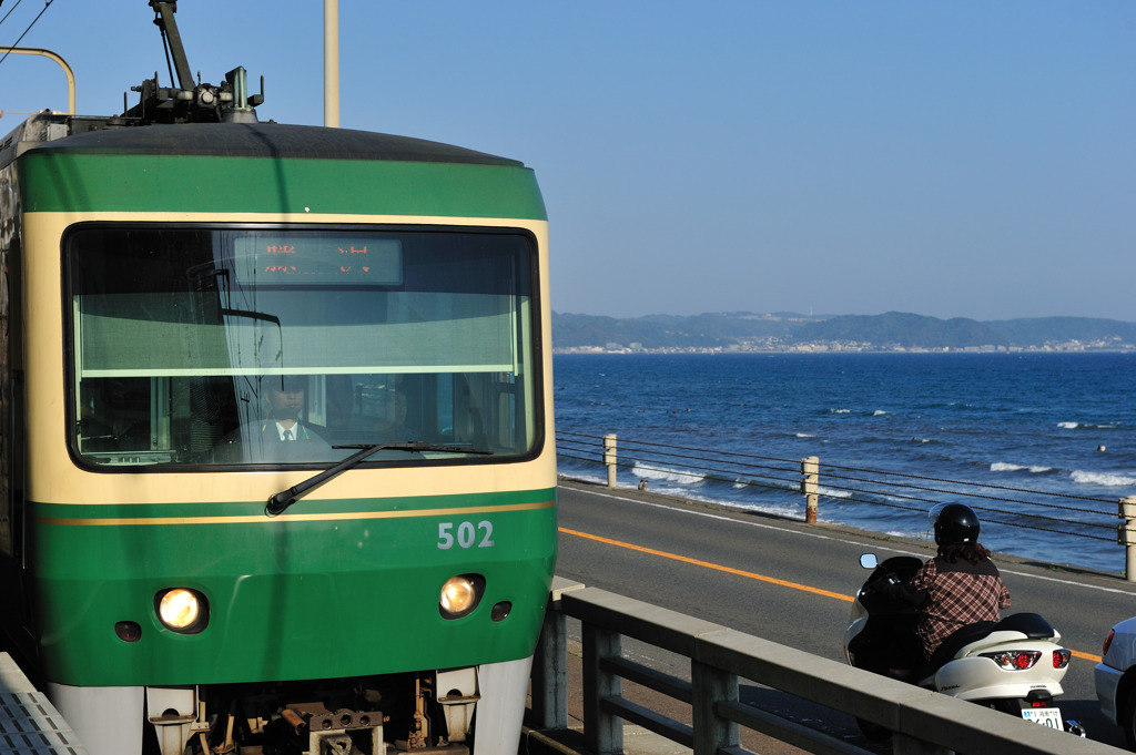 江ノ電と走る道