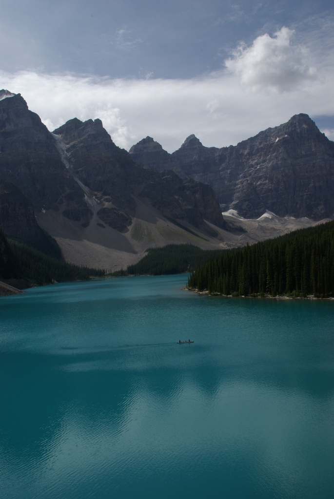 IMGP5674　モレーン湖とカヌー