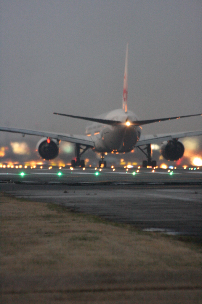 日本航空 (BOEING 777)