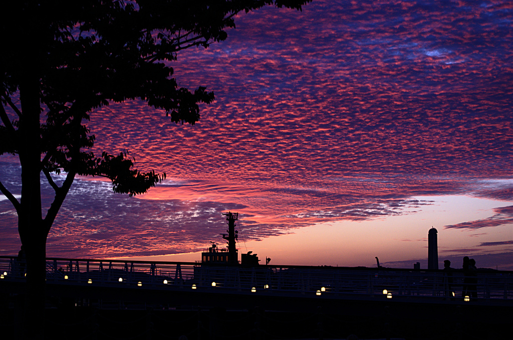 青と赤の夕暮れ