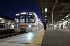 関西線亀山駅