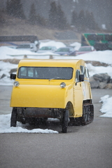 初代雪上車