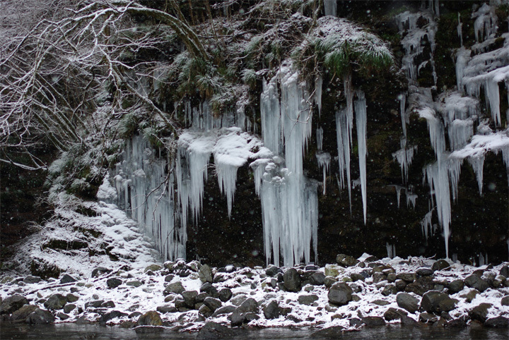 三十槌の氷柱