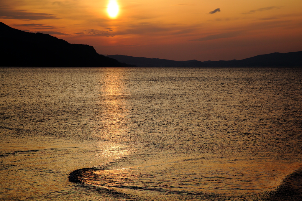 夕日さざ波