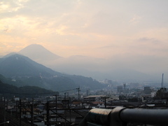 日の入り前の温泉街