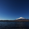 山中湖湖畔からの富士山。