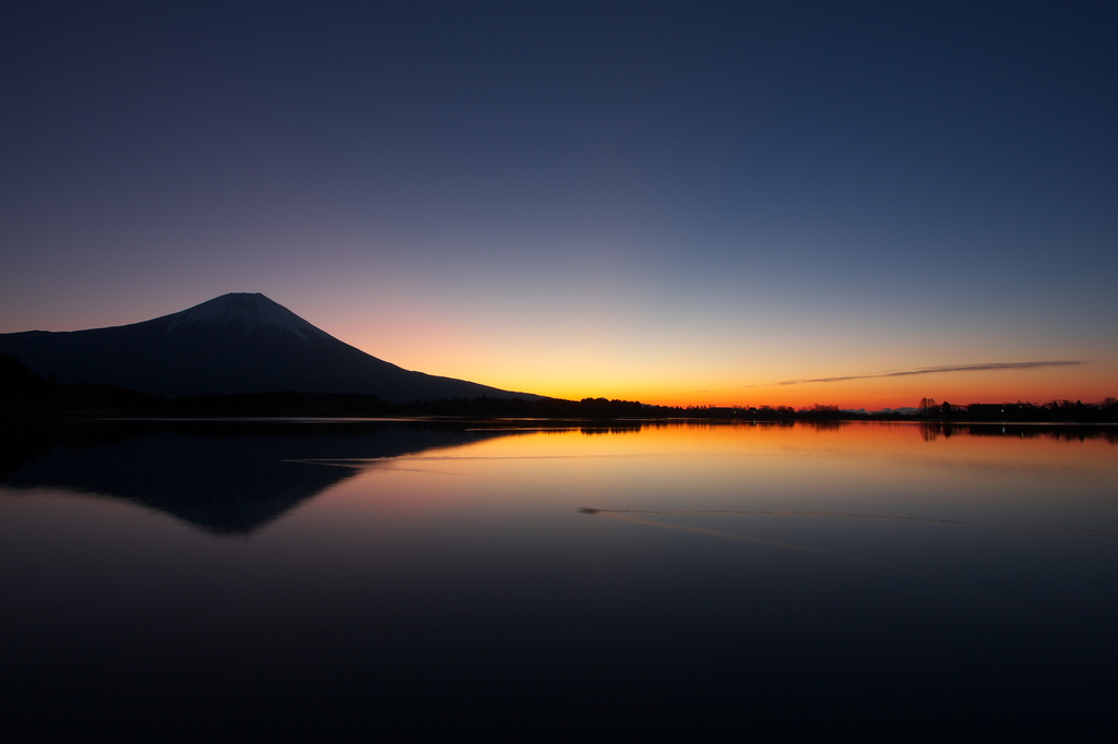 日の出前の富士山！